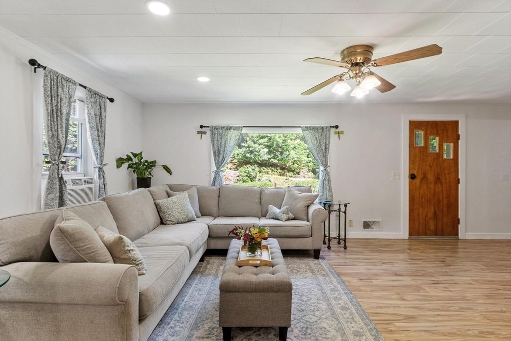 84 Fern Ave, Amesbury, MA, 84 Fern Ave, Amesbury, MA Photo #4