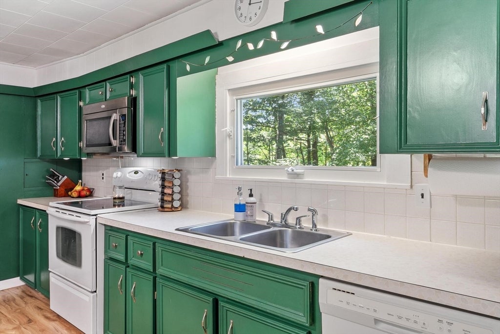 84 Fern Ave, Amesbury, MA, 84 Fern Ave, Amesbury, MA Photo #11
