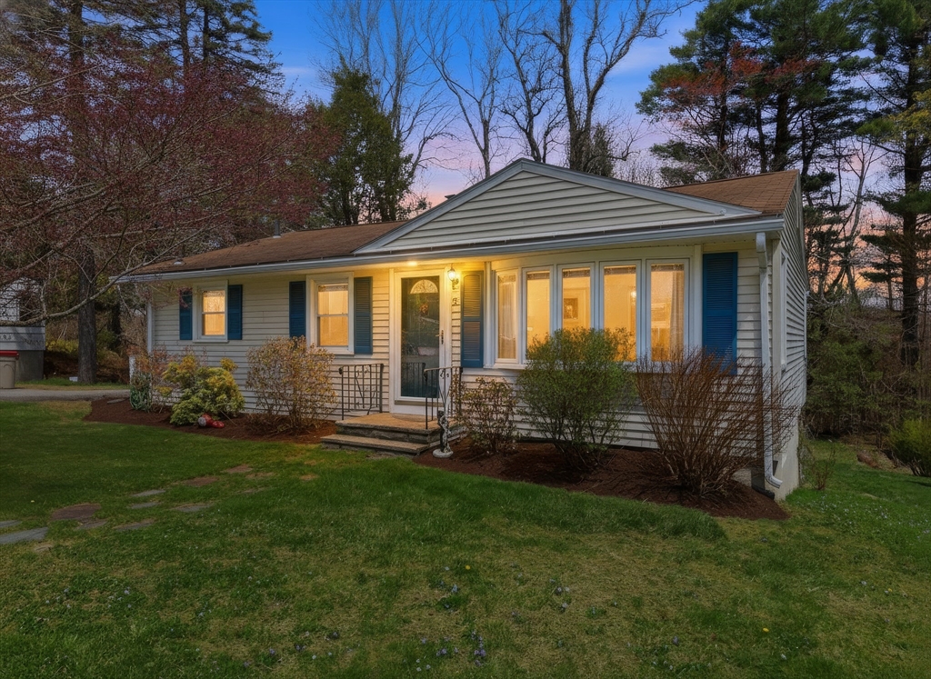 16 Monterey Dr