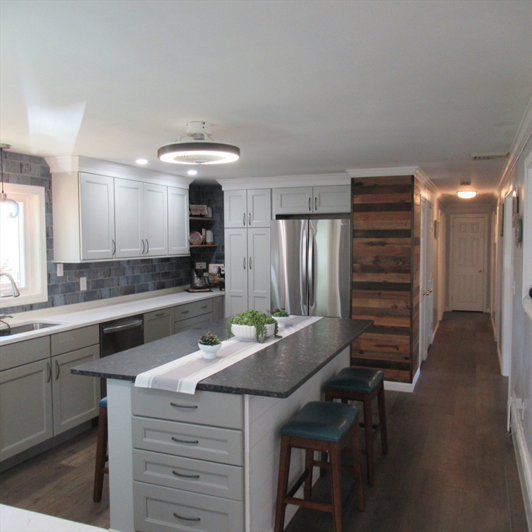 116 Commonwealth Ave, Lowell, MA Photo #11