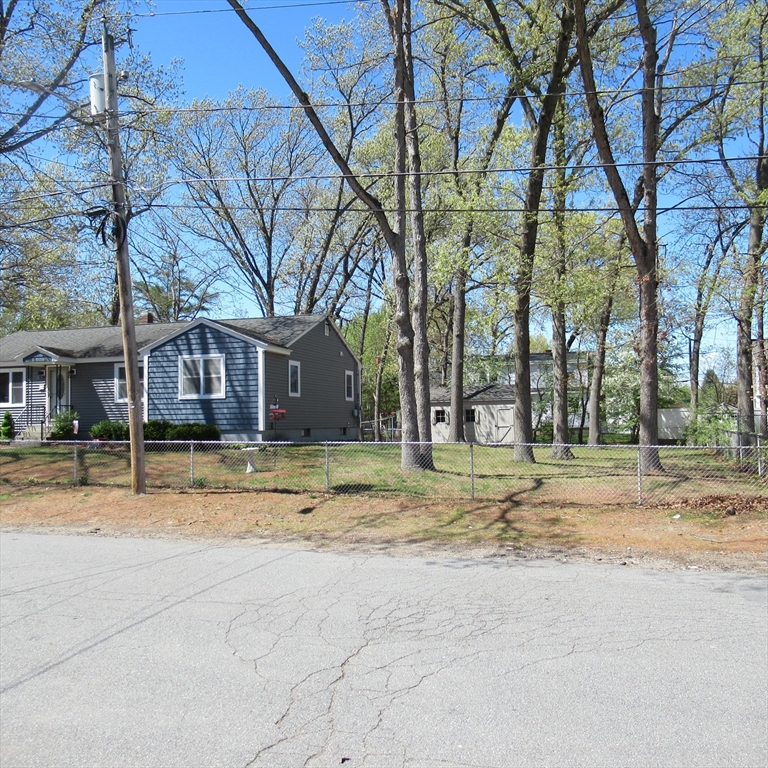 116 Commonwealth Ave, Lowell, MA Photo #4