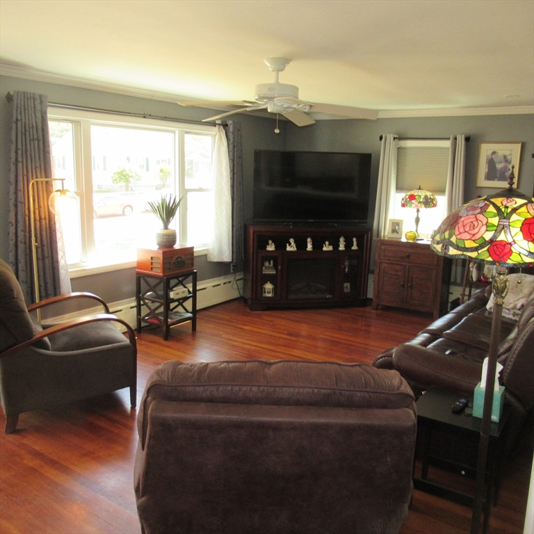 116 Commonwealth Ave, Lowell, MA Photo #16