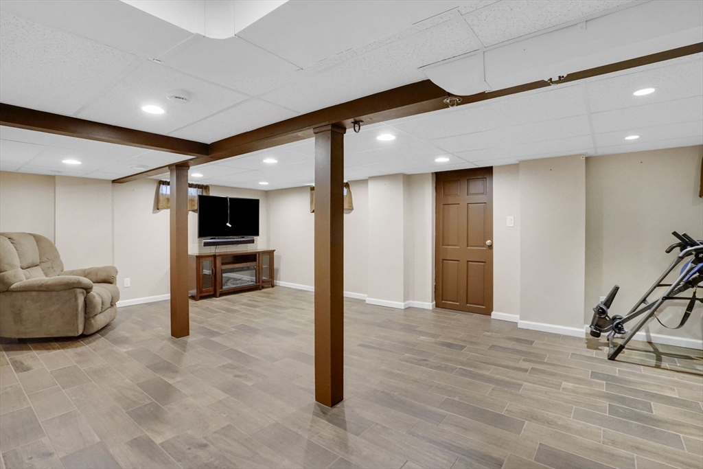 84 Spencer St, Agawam, MA Photo #31