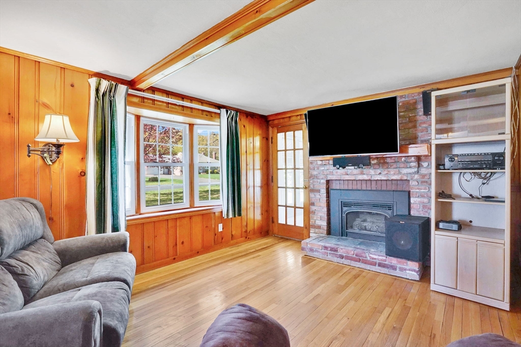 84 Spencer St, Agawam, MA Photo #13