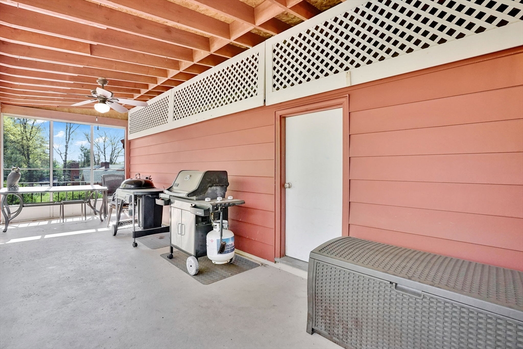 84 Spencer St, Agawam, MA Photo #28