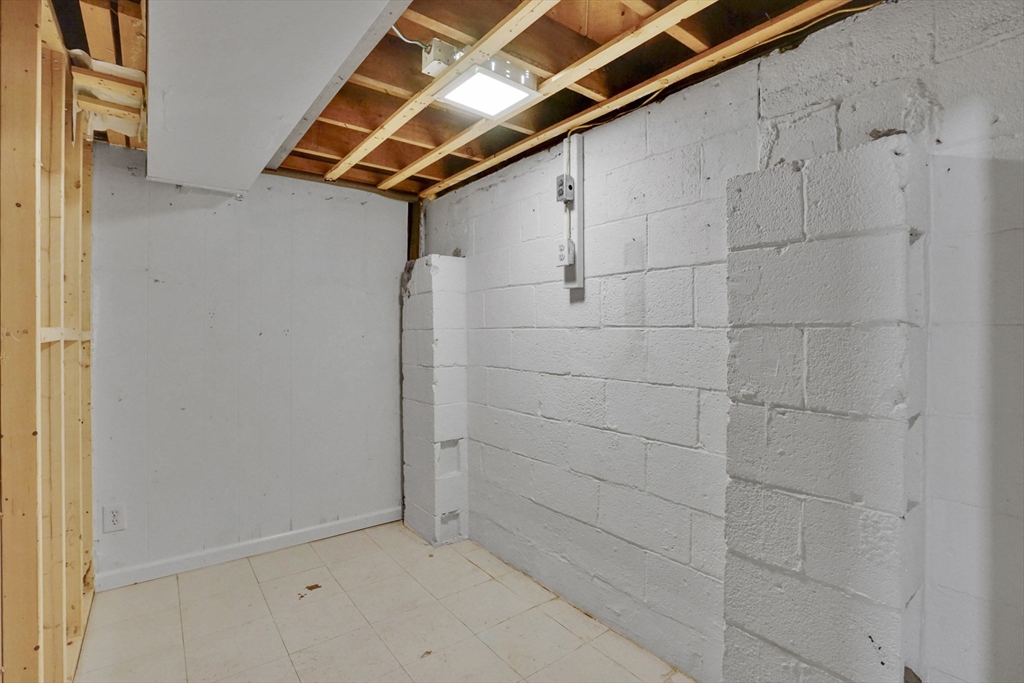 84 Spencer St, Agawam, MA Photo #41