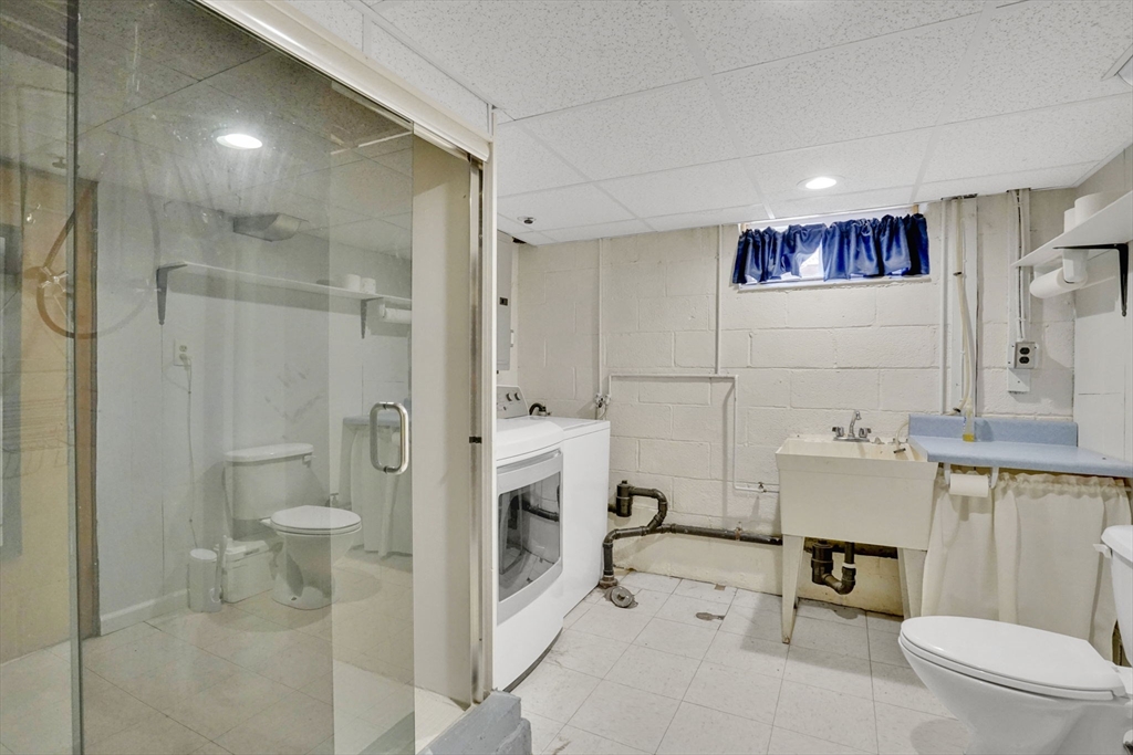 84 Spencer St, Agawam, MA Photo #39
