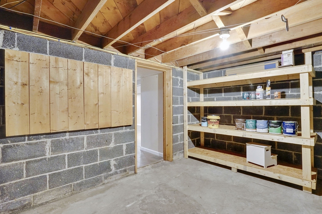 84 Spencer St, Agawam, MA Photo #37