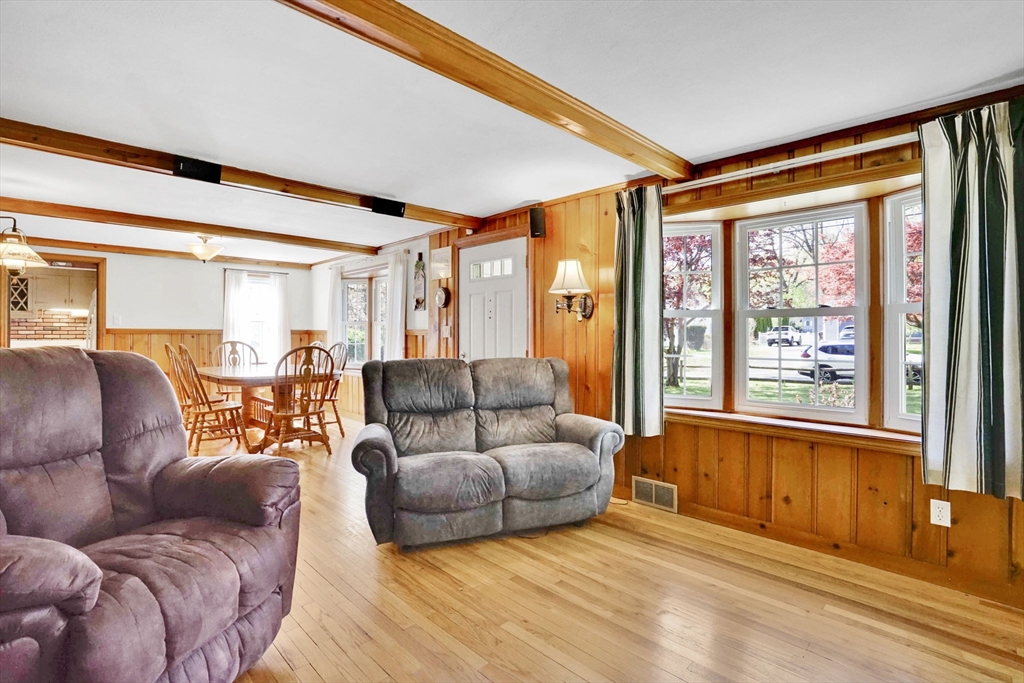 84 Spencer St, Agawam, MA Photo #14