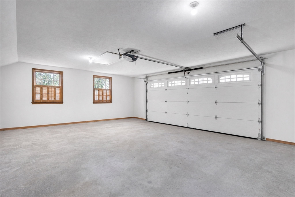 84 Spencer St, Agawam, MA Photo #38