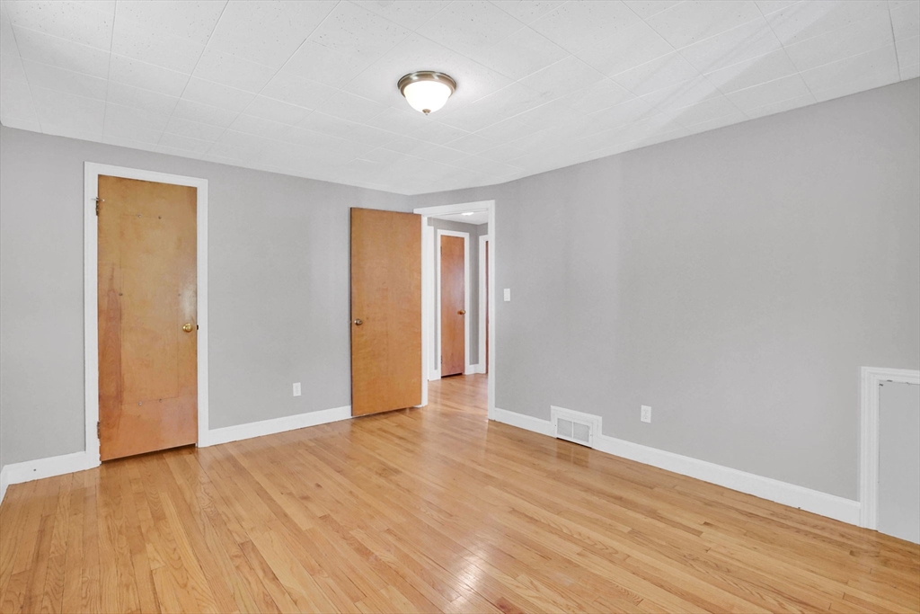 84 Spencer St, Agawam, MA Photo #19