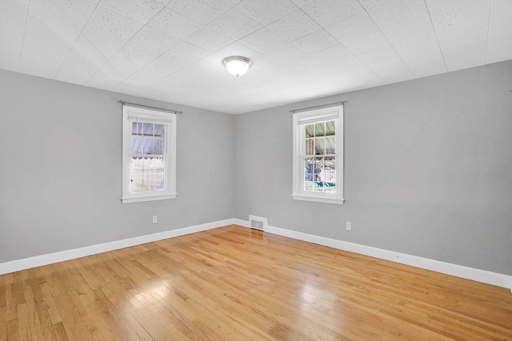 84 Spencer St, Agawam, MA Photo #18