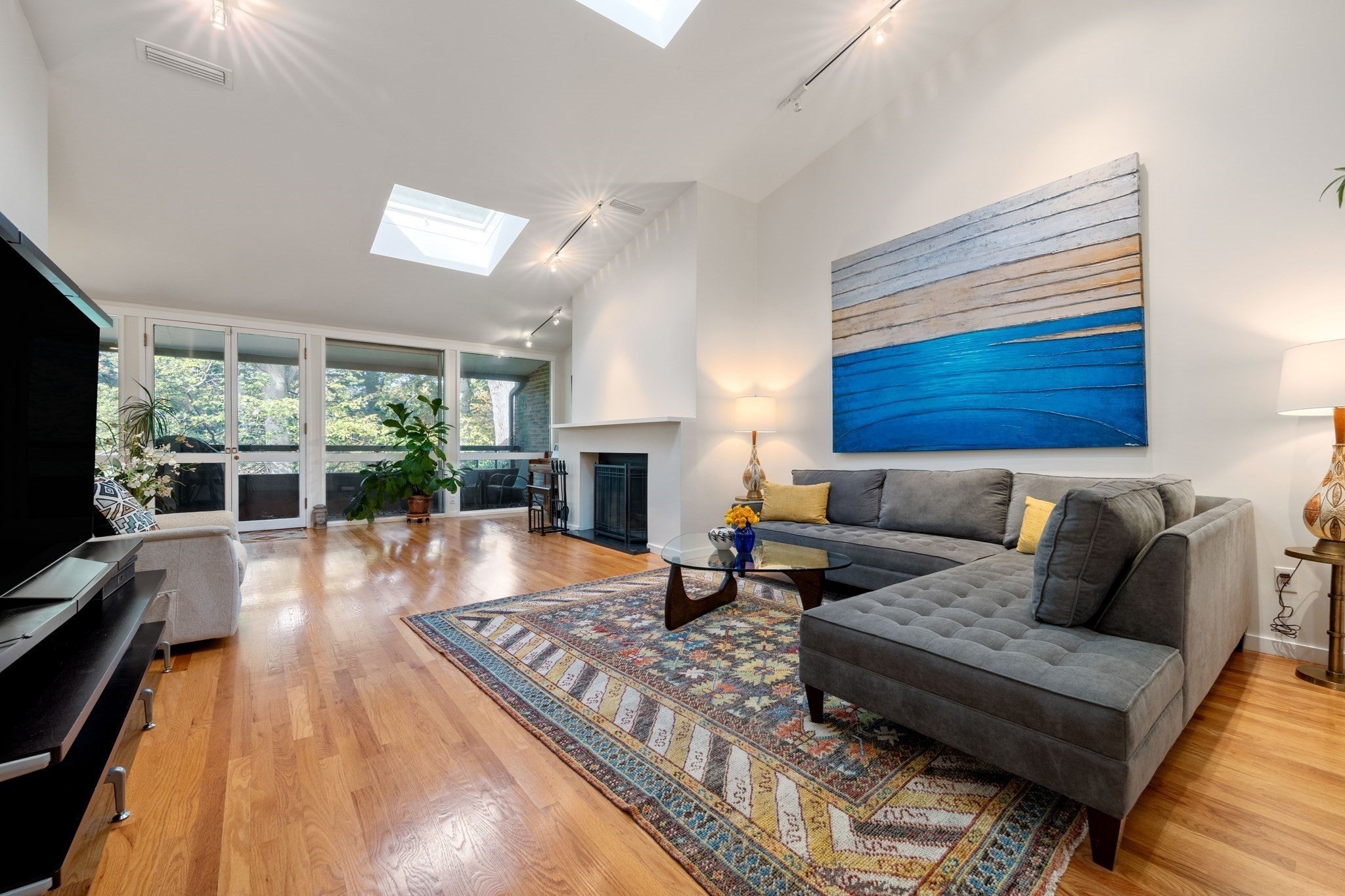 241 Perkins St H-402