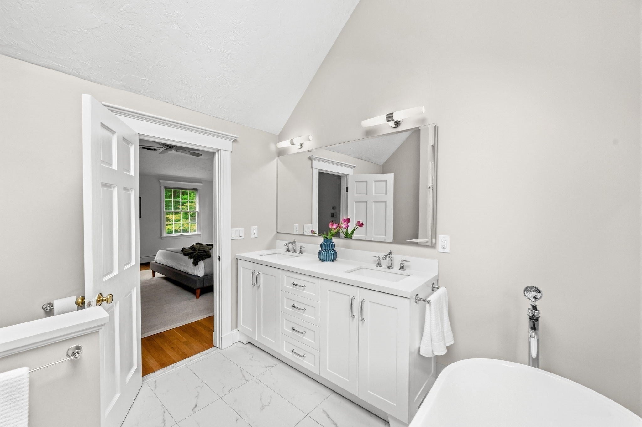 180 Gardner ST, Hingham, MA Photo #26