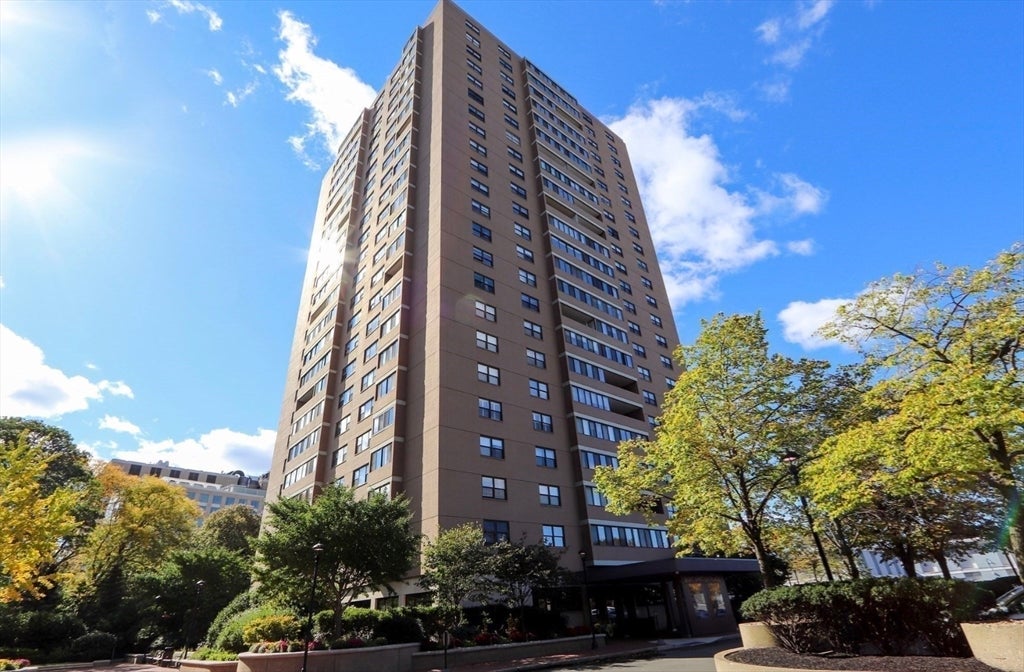 8 Whittier Pl #7J, Boston, MA Photo #10