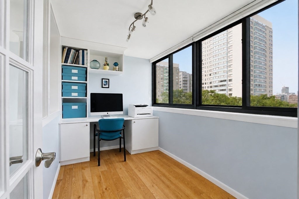 8 Whittier Pl #7J, Boston, MA Photo #5