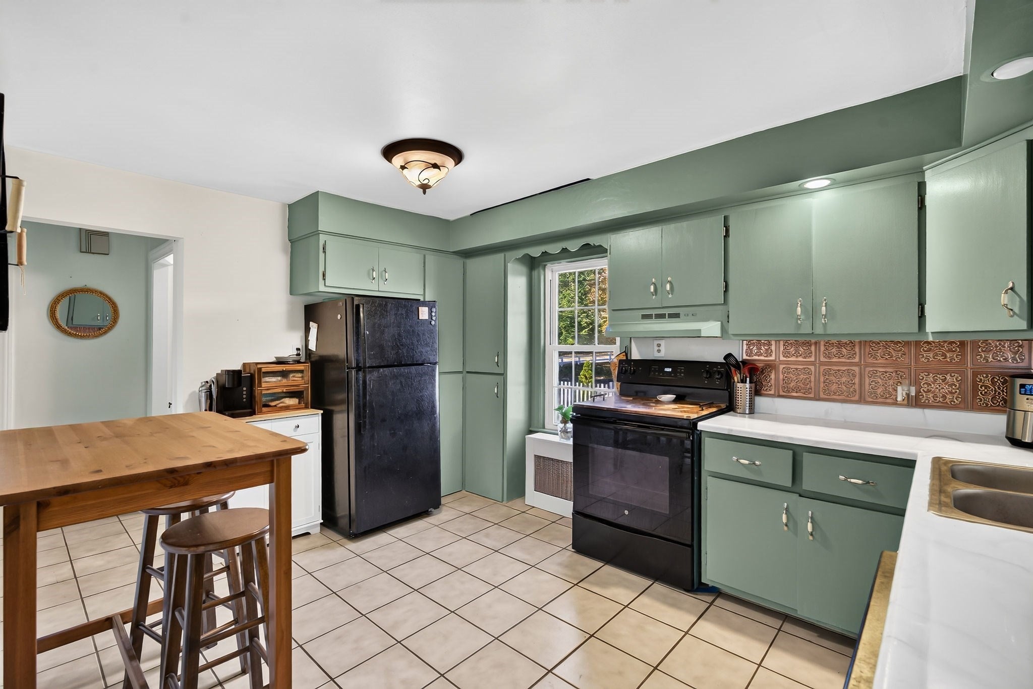 305 Thompson Rd, Webster, MA Photo #11