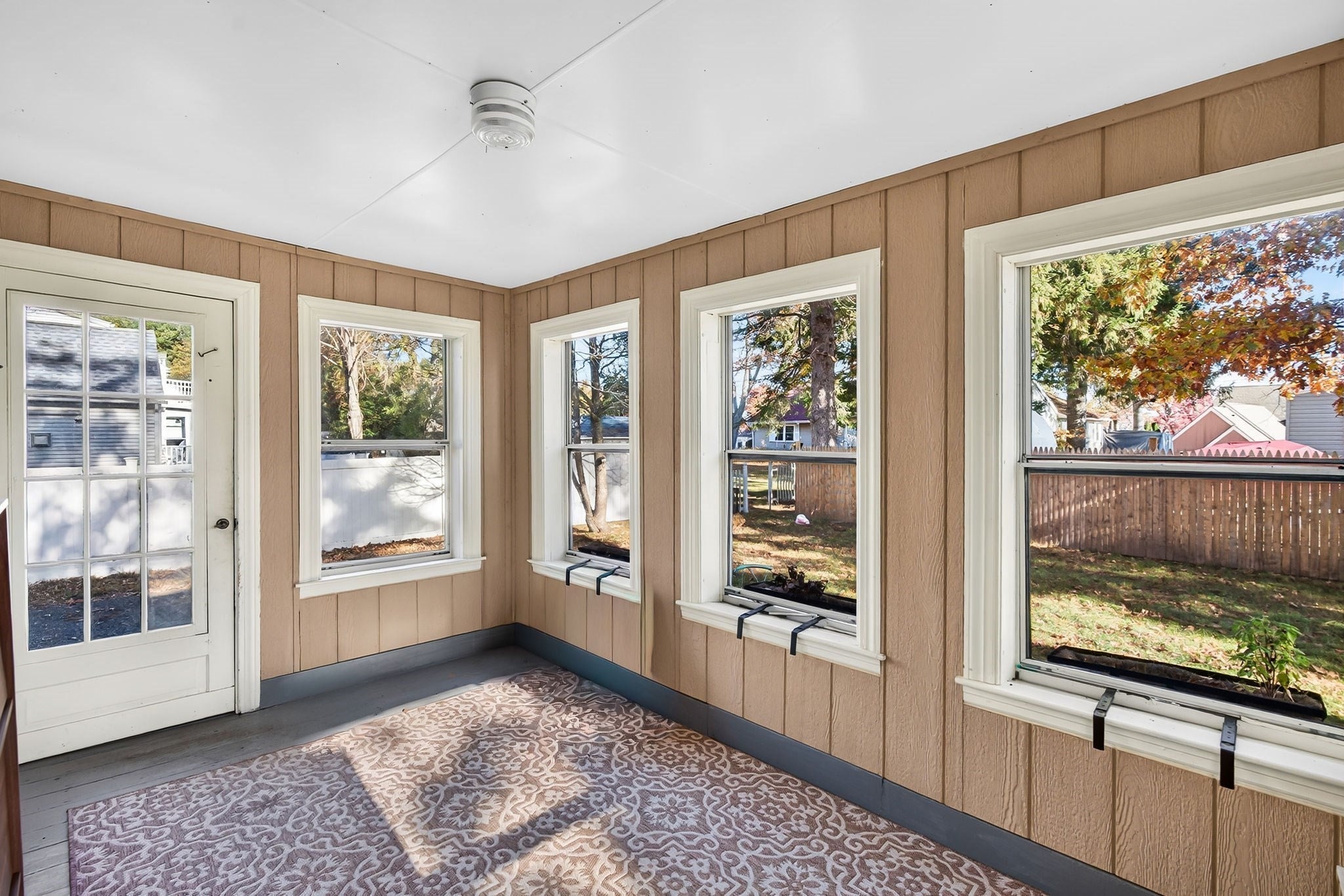 305 Thompson Rd, Webster, MA Photo #22