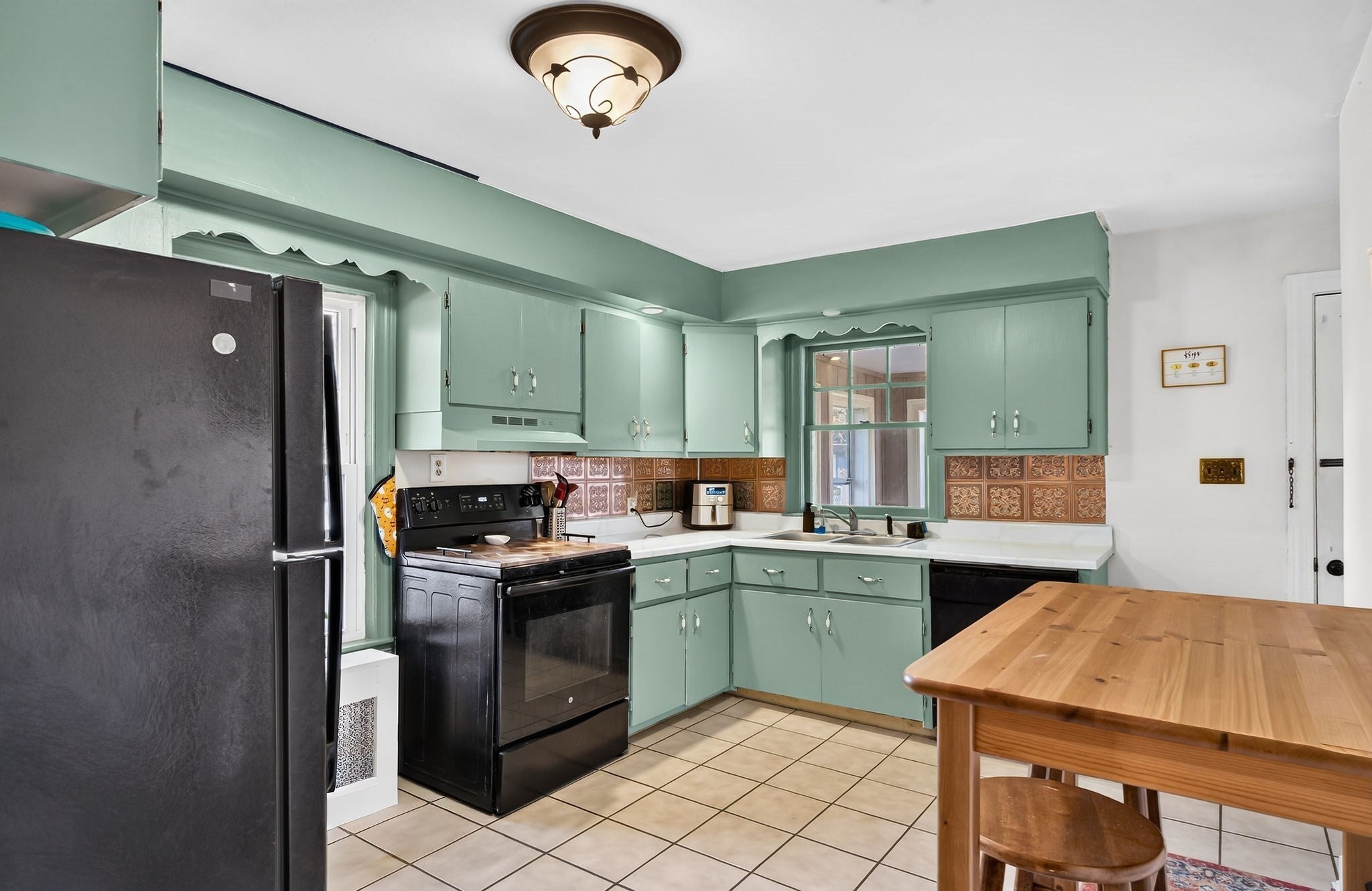 305 Thompson Rd, Webster, MA Photo #13
