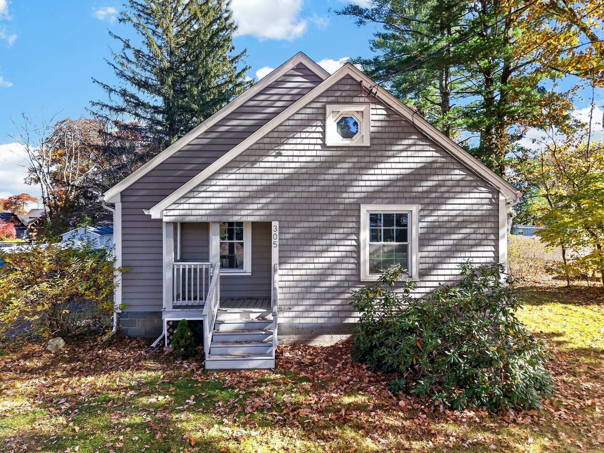 305 Thompson Rd, Webster, MA Photo #2