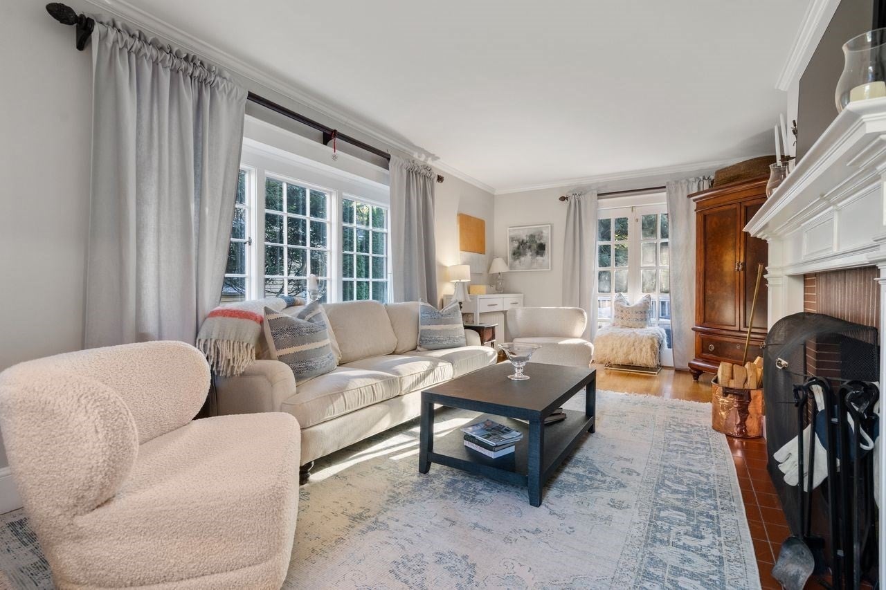 18 Woodlawn Ave, Wellesley, MA, 18 Woodlawn Ave, Wellesley, MA Photo #4