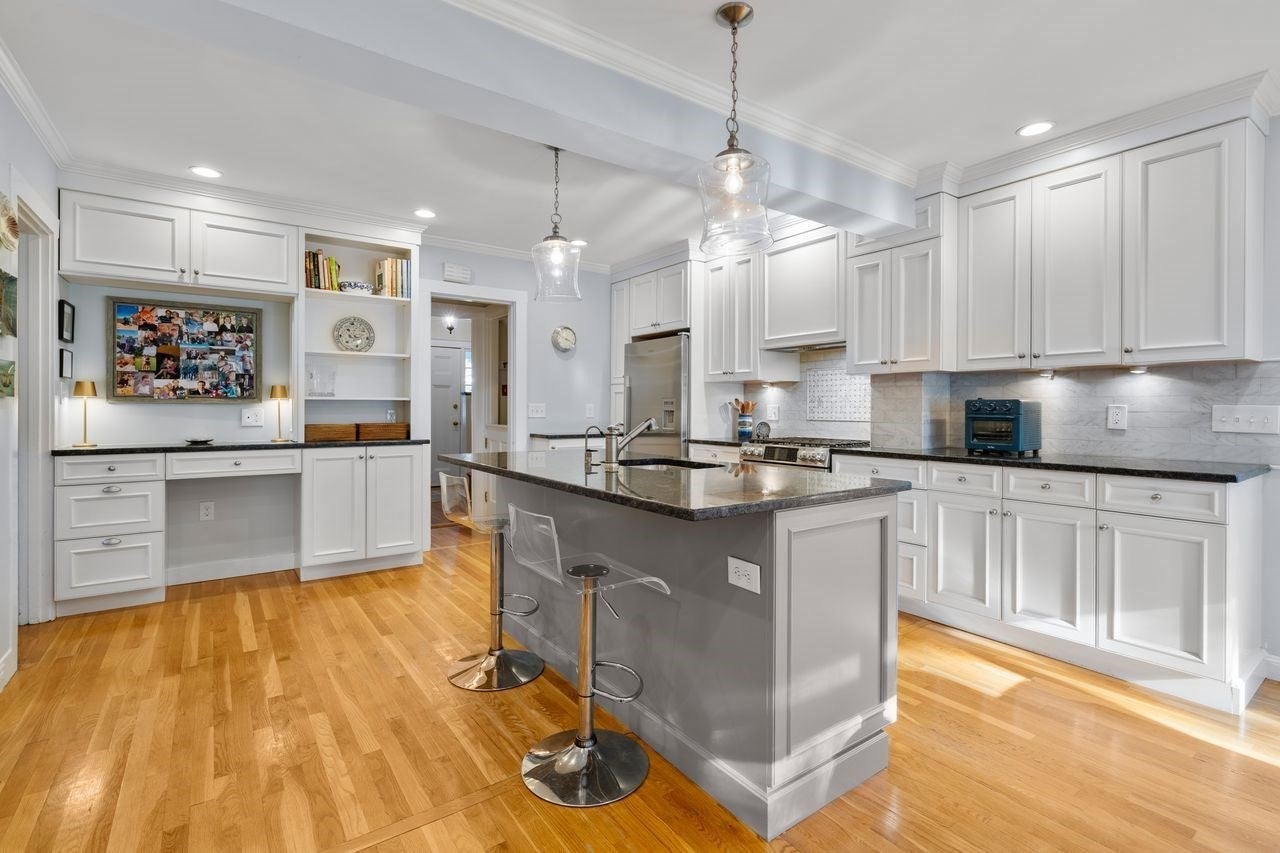 18 Woodlawn Ave, Wellesley, MA, 18 Woodlawn Ave, Wellesley, MA Photo #11