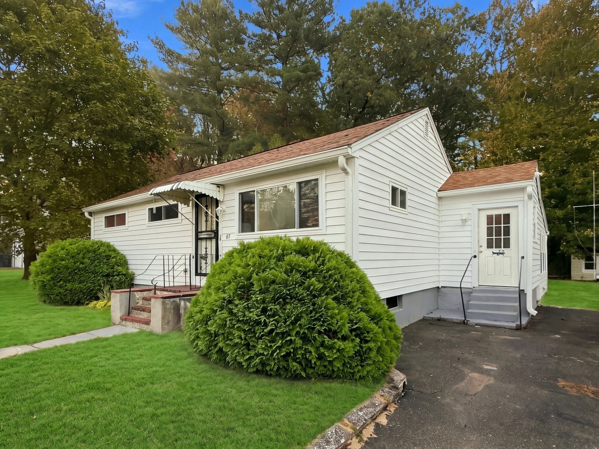 Photo of 67 Rindone St, Holbrook, MA