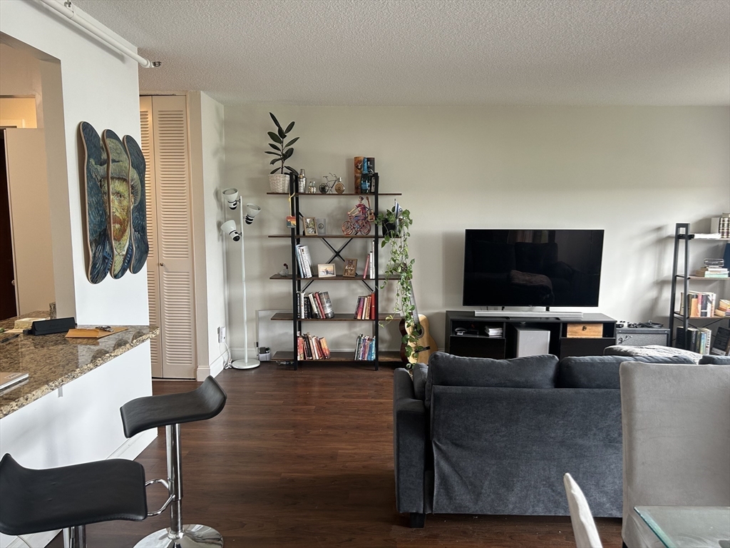 Cambridge, Massachusetts 02139, United States, 1 Bedroom Bedrooms, ,2 BathroomsBathrooms,Residential,Active,148742