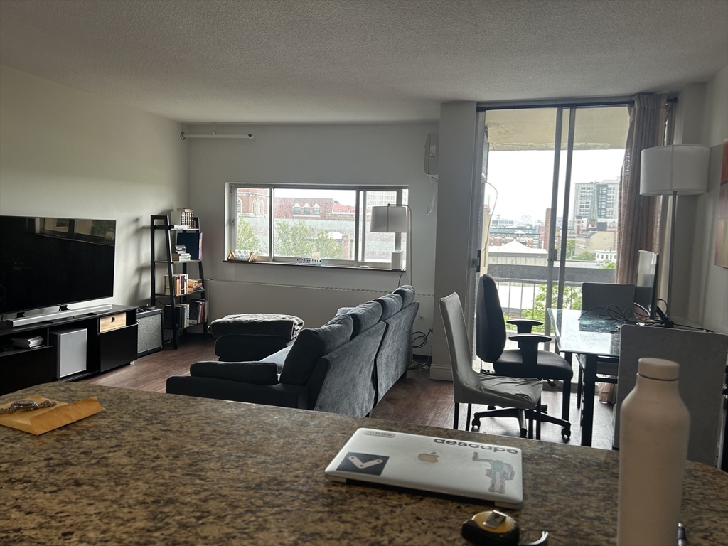 Cambridge, Massachusetts 02139, United States, 1 Bedroom Bedrooms, ,2 BathroomsBathrooms,Residential,Active,148742