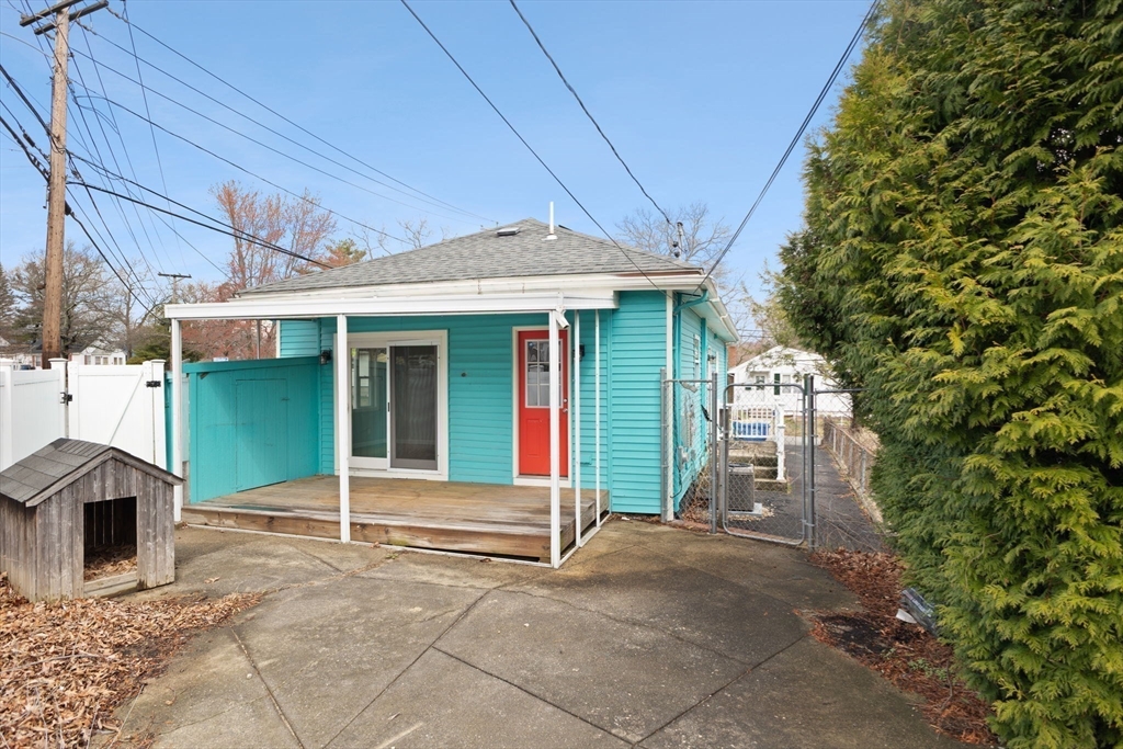 55 Pond St