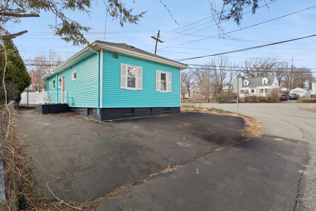 55 Pond St