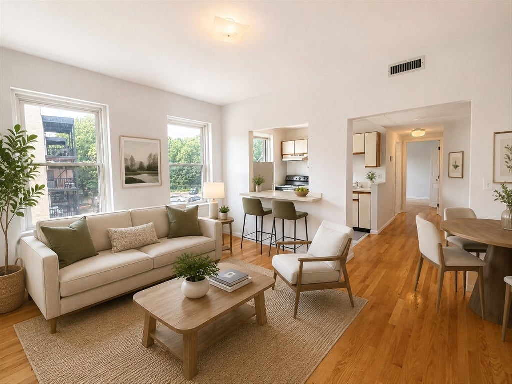 1423 Commonwealth Avenue #303, Boston, MA Photo #1