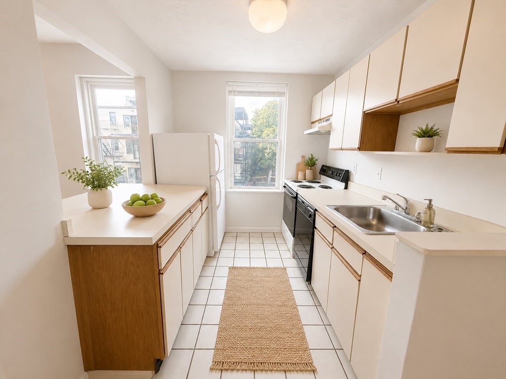 1423 Commonwealth Avenue #303, Boston, MA Photo #4
