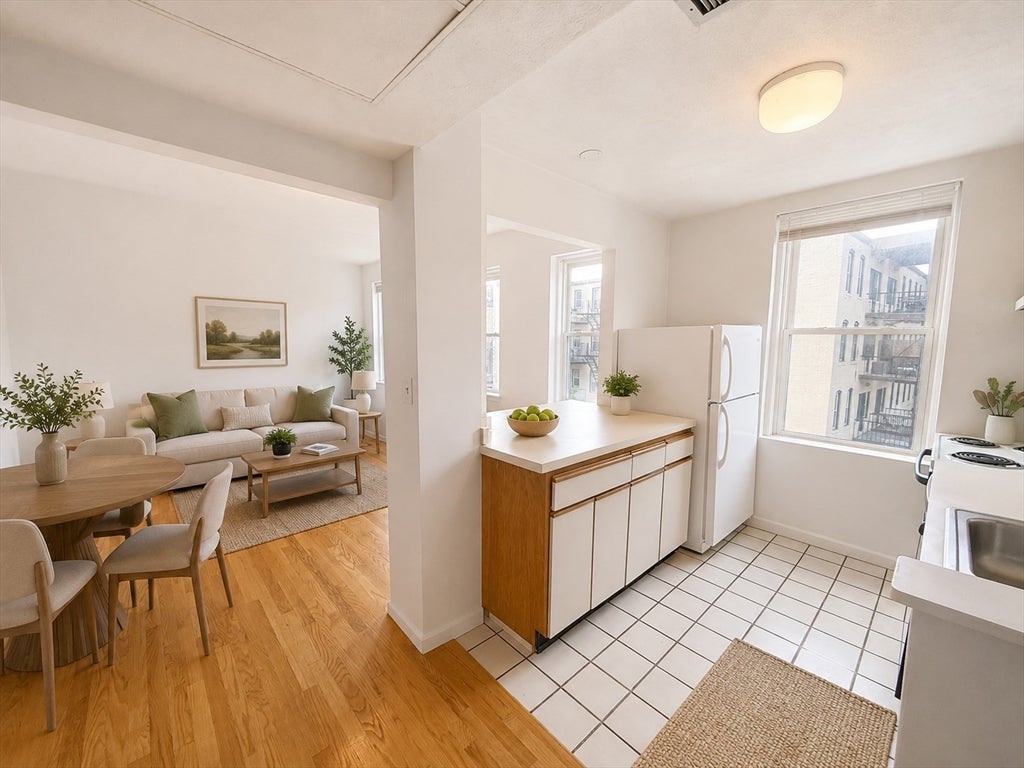 1423 Commonwealth Avenue #303, Boston, MA Photo #3
