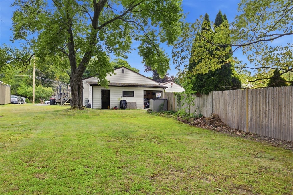 1075 W Elm St Extension