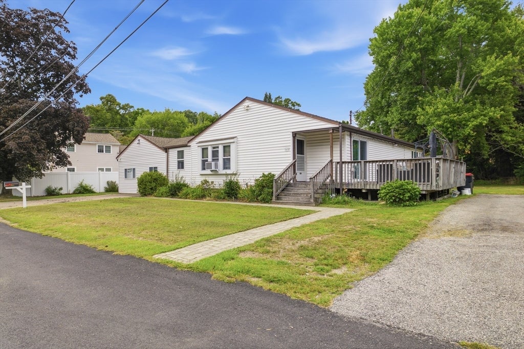 1075 W Elm St Extension