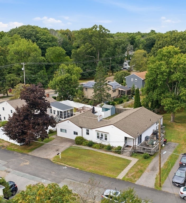1075 W Elm St Extension