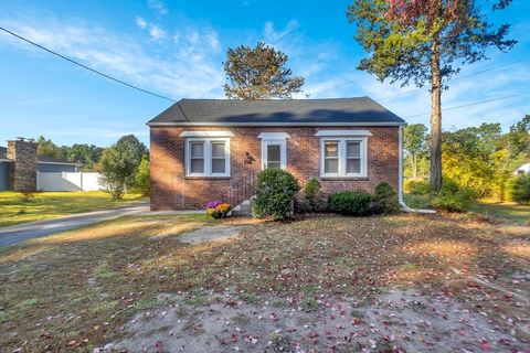 Photo of 194 Lockhouse Rd, Westfield, MA 01085 (MLS # 73440567)