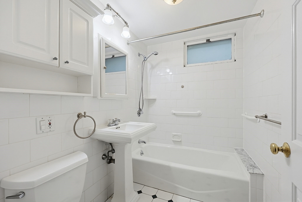 30 Cushing St #B, Cambridge, MA Photo #10