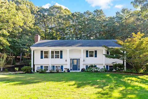 Single Family Residence in Barnstable MA 102 Turtleback Rd.jpg