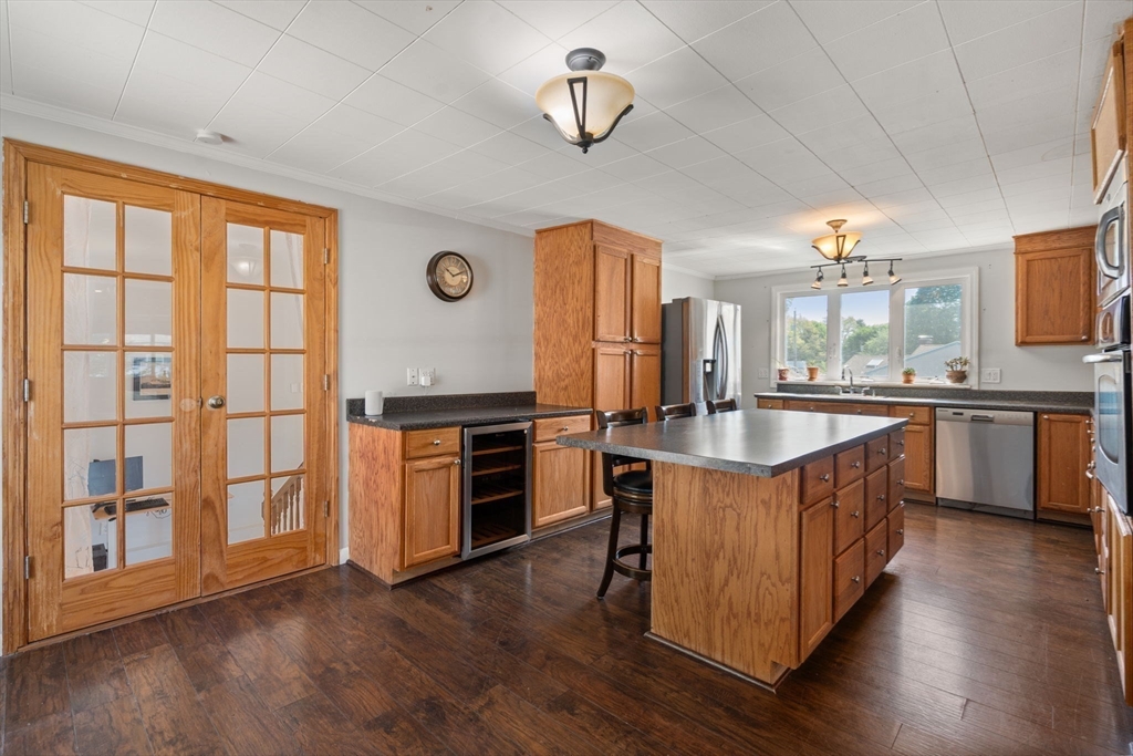 Marlborough, Massachusetts 01752, United States, 2 Bedrooms Bedrooms, ,2 BathroomsBathrooms,Residential,Active,129931