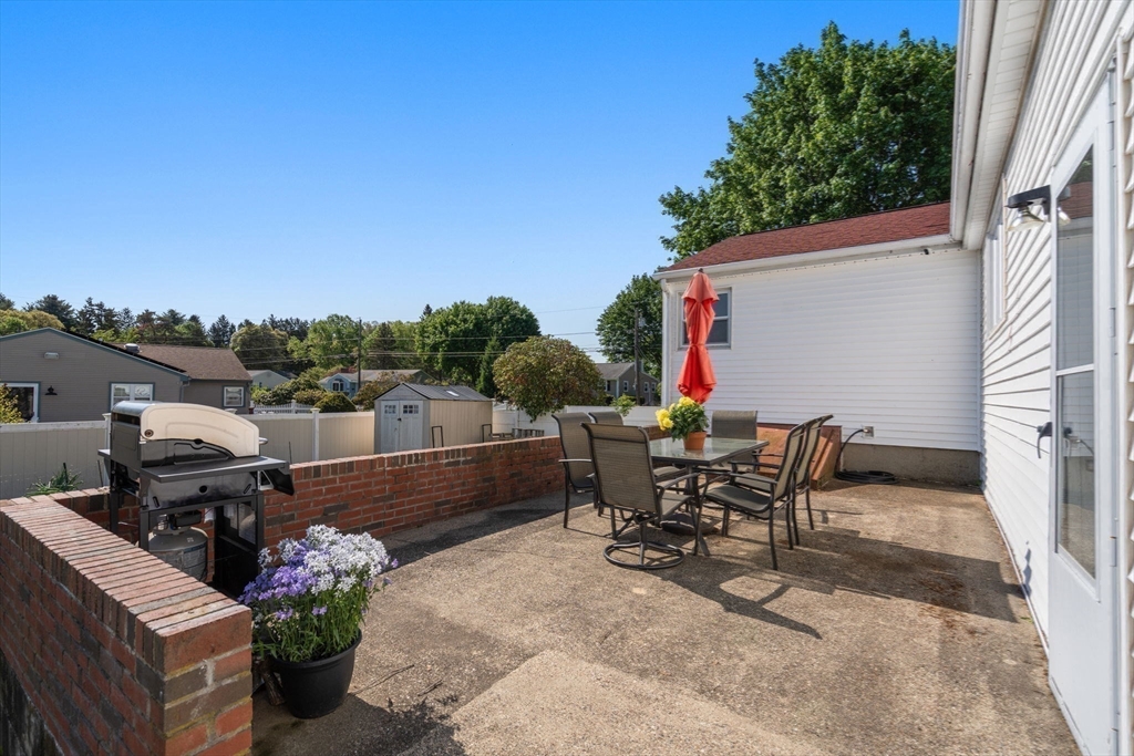 Marlborough, Massachusetts 01752, United States, 2 Bedrooms Bedrooms, ,2 BathroomsBathrooms,Residential,Active,129931