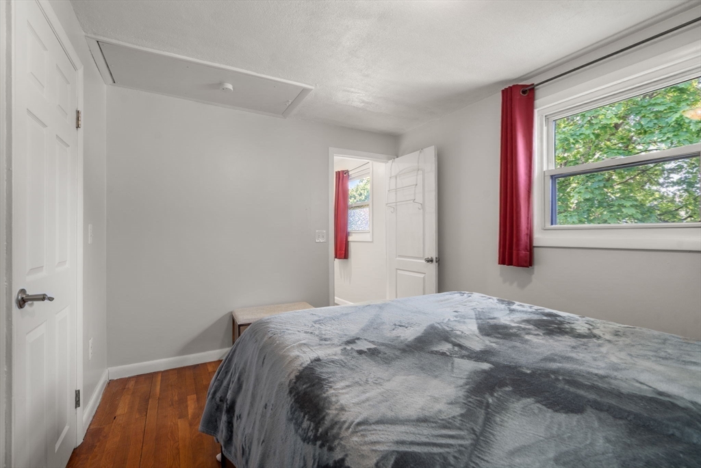 Marlborough, Massachusetts 01752, United States, 2 Bedrooms Bedrooms, ,2 BathroomsBathrooms,Residential,Active,129931