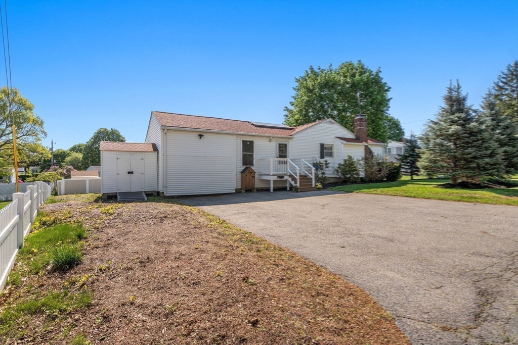 Marlborough, Massachusetts 01752, United States, 2 Bedrooms Bedrooms, ,2 BathroomsBathrooms,Residential,Active,129931