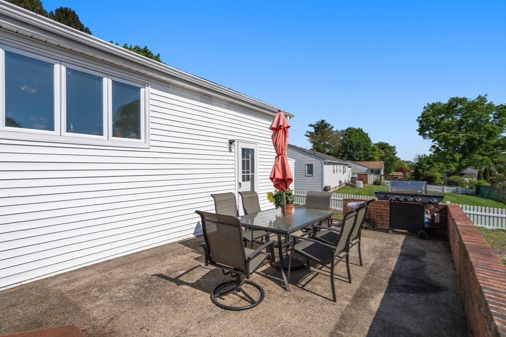 Marlborough, Massachusetts 01752, United States, 2 Bedrooms Bedrooms, ,2 BathroomsBathrooms,Residential,Active,129931