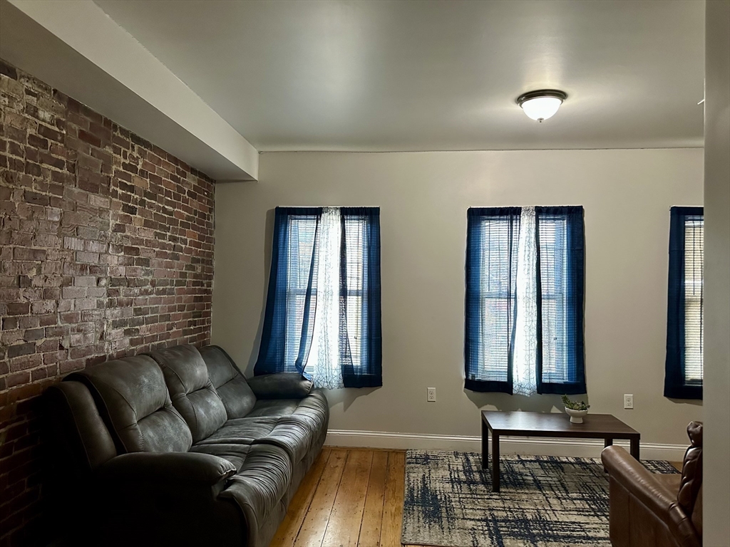 8 Bremen Street 2
