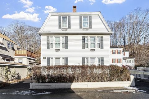 Photo of 10 Oak St #3, Gloucester, MA 01930 (MLS # 73467042)