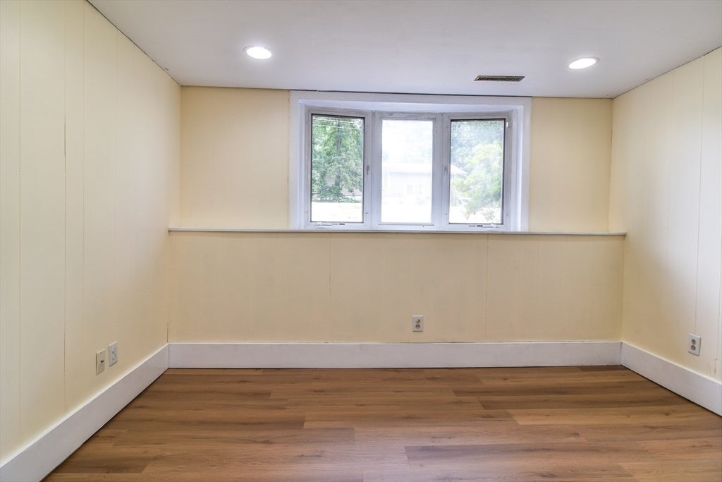 24 Upper Joclyn Ave, Framingham, MA Photo #17