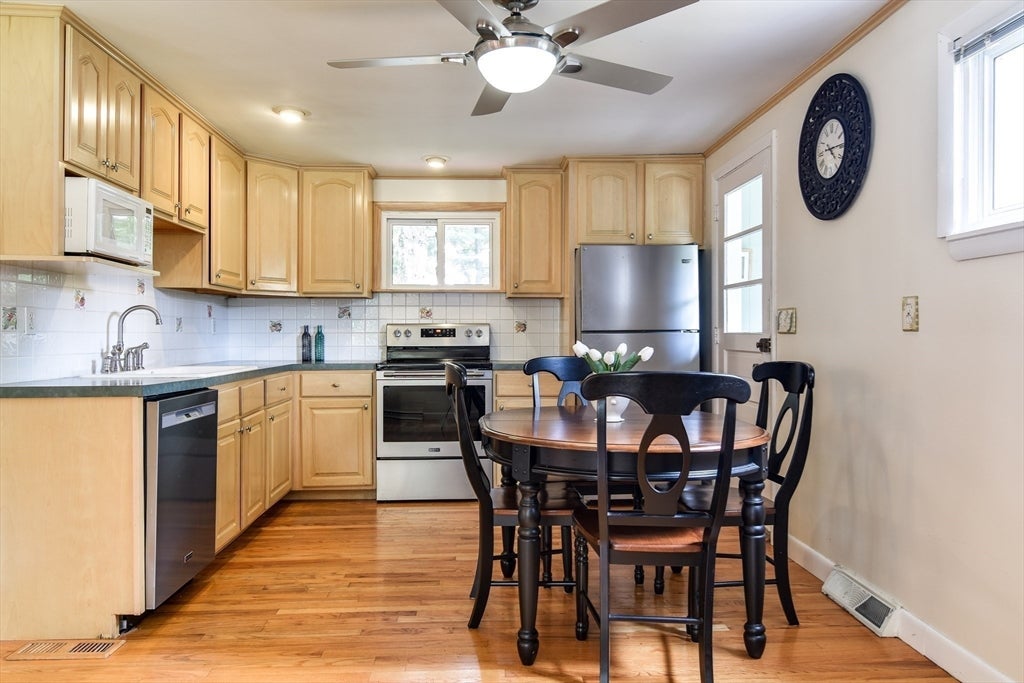 24 Upper Joclyn Ave, Framingham, MA Photo #6