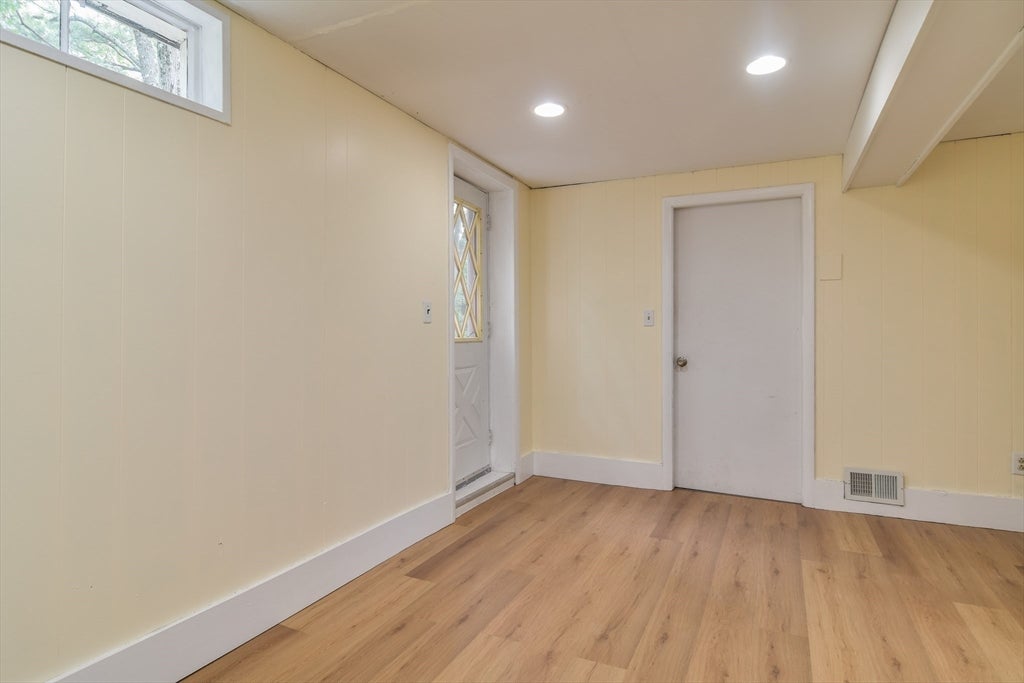 24 Upper Joclyn Ave, Framingham, MA Photo #18